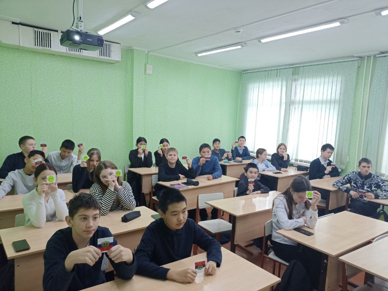Профилактические беседы с учащимися школы.